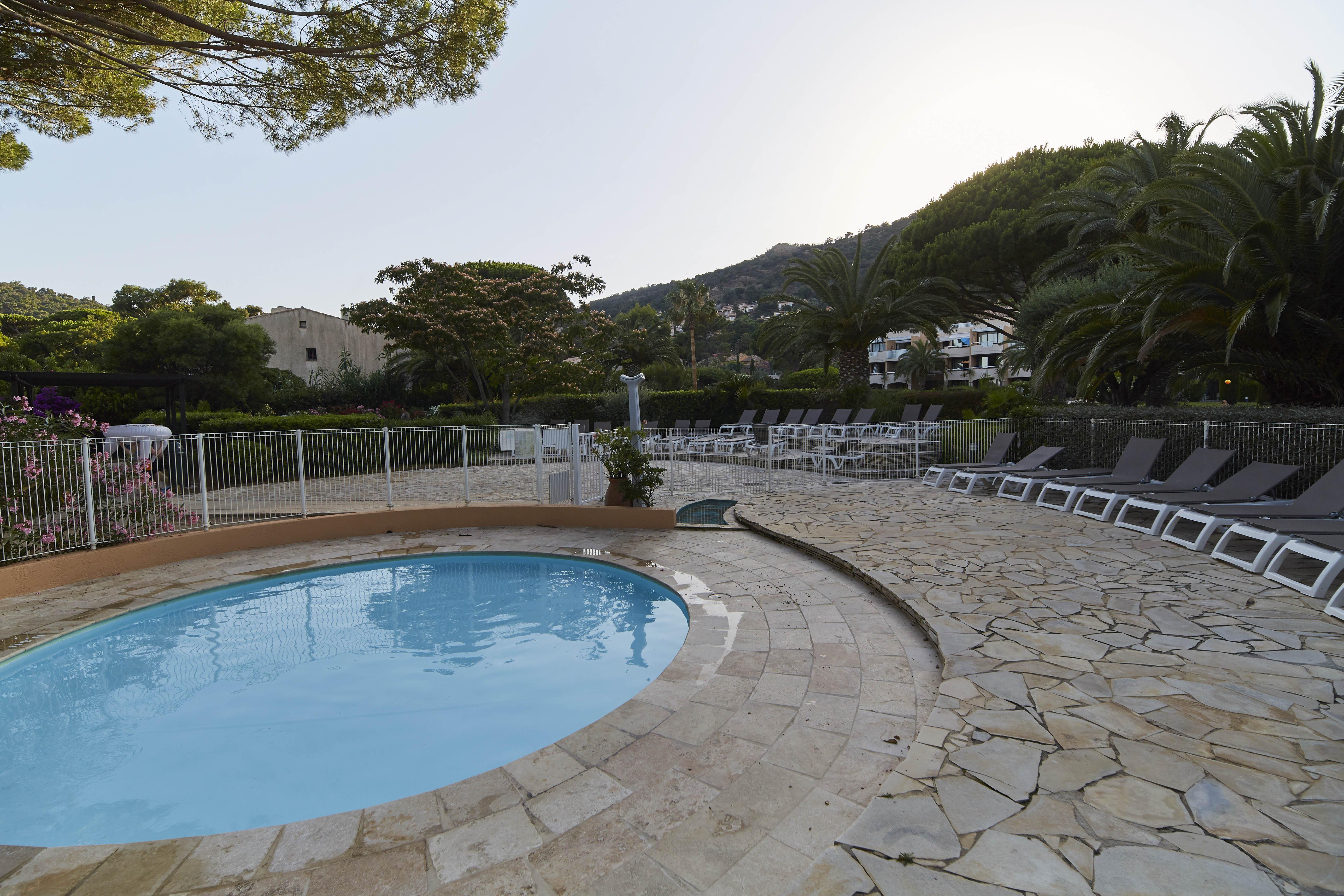 Residence Pierre & Vacances L'Anse De Pramousquier Le Lavandou Kültér fotó
