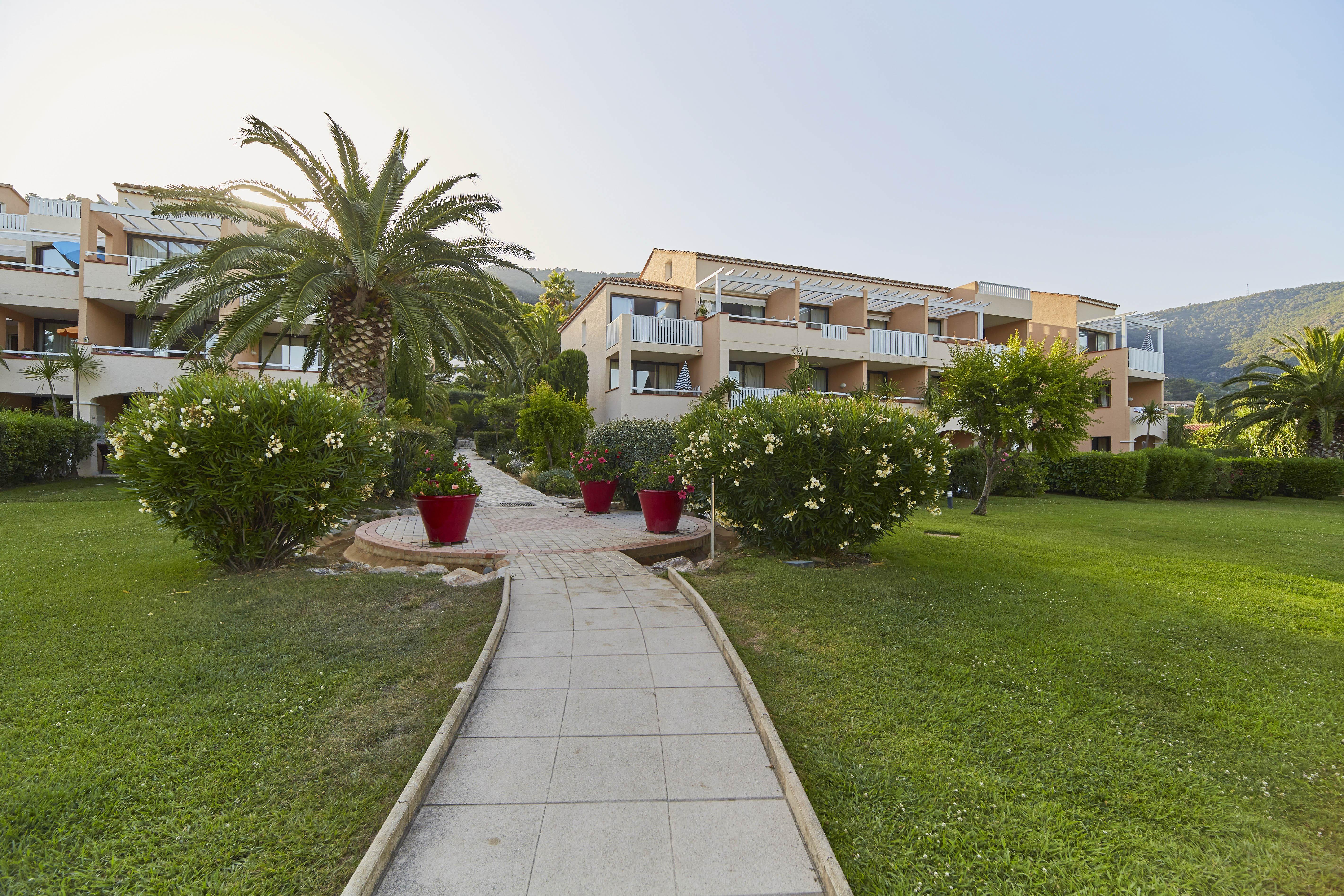 Residence Pierre & Vacances L'Anse De Pramousquier Le Lavandou Kültér fotó